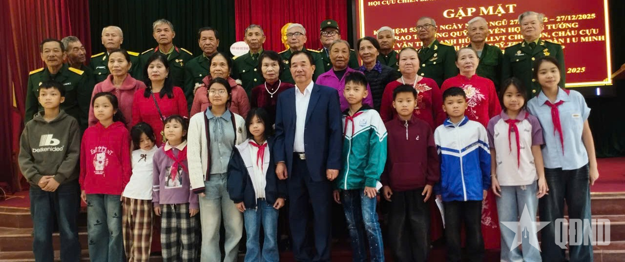 Trao học bổng Quỹ khuyến học Phạm Văn Trà tặng con cháu cựu chiến binh Trung đoàn 1-U Minh